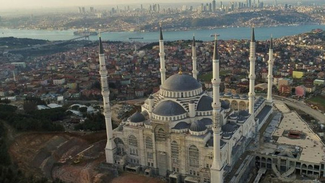 ''23 Nisan'da İstiklal Marşı cami minarelerinden okunsun''