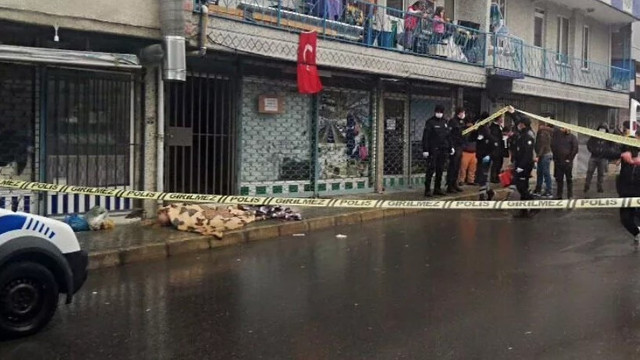 Sokak ortasında yere yığılan adam öldü !