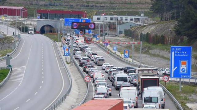 İzmir'de 6 kilometrelik yol 2 saat sürdü
