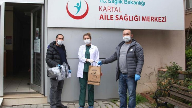 Kartal Belediyesi’nden doktor ve muhtarlara malzeme desteği