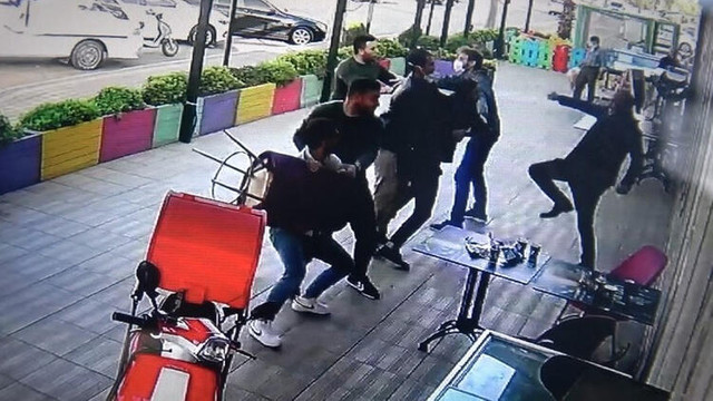 Antalya'da ''maske'' kavgası! Ortalık bir anda karıştı