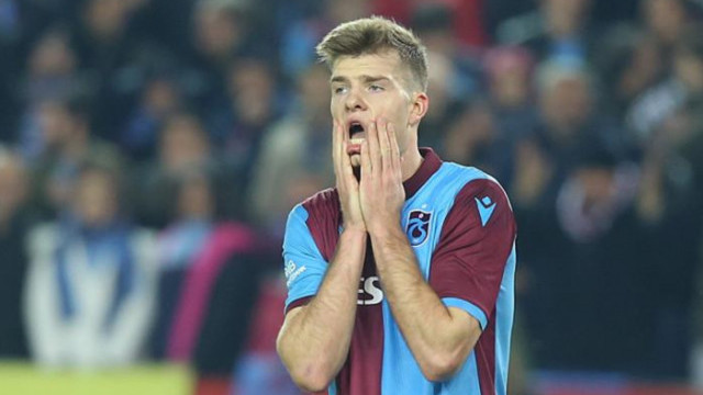Trabzonspor'da Sörloth özel uçakla ülkesine gitti