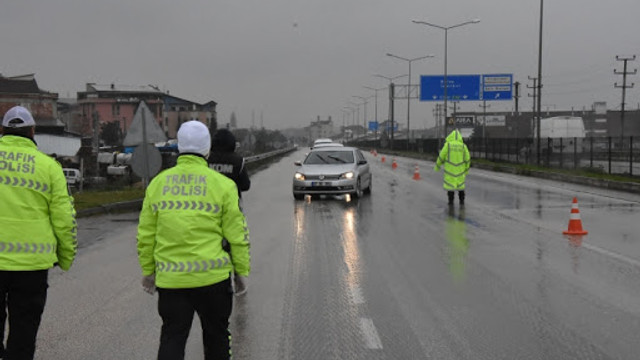 Bir ilde daha şehir içi seyahat kısıtlandı