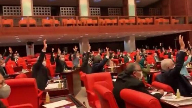 AK Parti ve MHP'den sağlıkta şiddet yasa teklifine ret!
