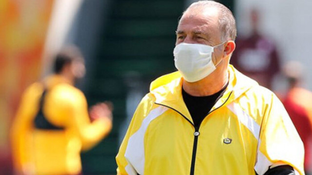 Koronavirüsü atlatan Fatih Terim, takımının başında antrenmana çıktı