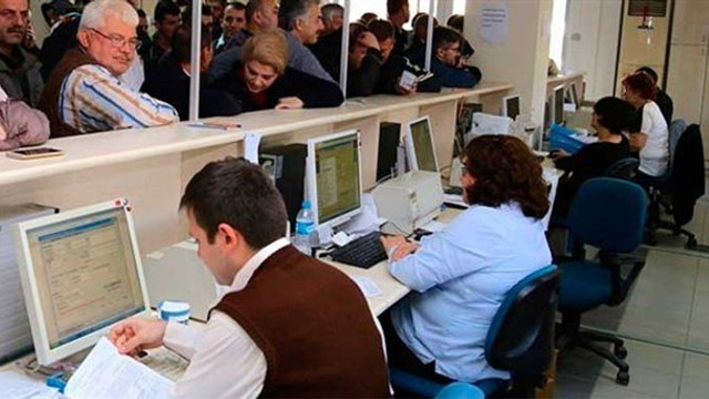 On binlerce memur yeni sözleşme istiyor