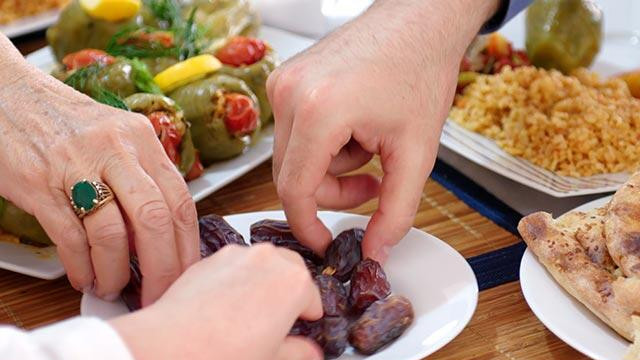 İftar buluşmasında koronavirüs şoku! 5 kişiye koronavirüs bulaştı