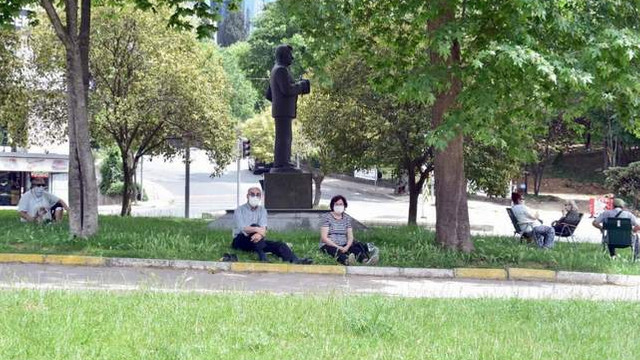 Beşiktaş Belediyesi 65 yaş ve üstü komşularını böyle karşıladı