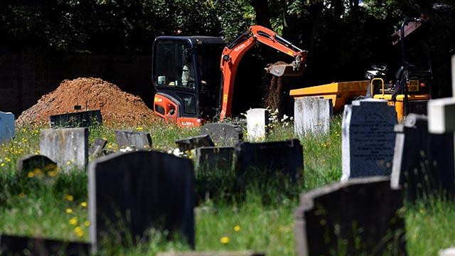 İngiltere'de koronavirüsten ölenlerin sayısı 34 bin 341'e yükseldi