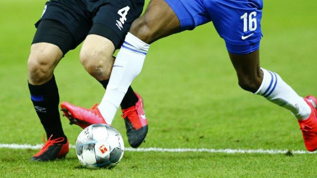 Bundesliga ekibi Köln'de 3 futbolcunun koronavirüs testi pozitif çıktı