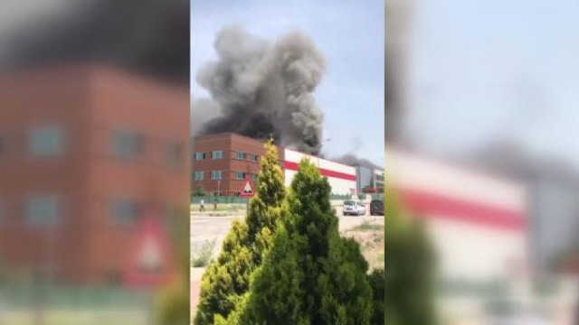 Ankara'da tıbbi ekipman fabrikasından yangın