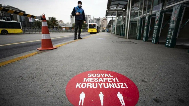 ''2 metrelik sosyal mesafe yeterli değil''