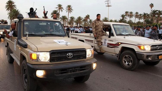 Libya ordusu bir beldeyi daha ele geçirdi