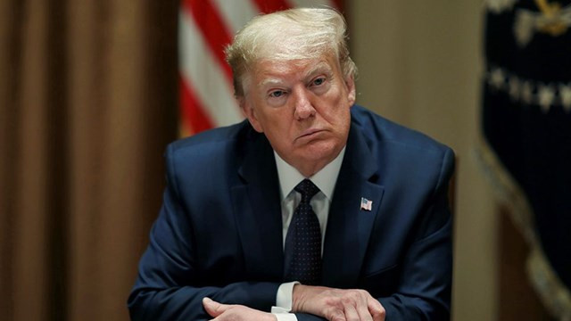 Trump, ibadethanelerin açılması için valilere çağrıda bulundu