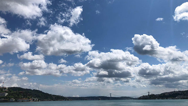İstanbul Boğazı'nda görsel şölen!