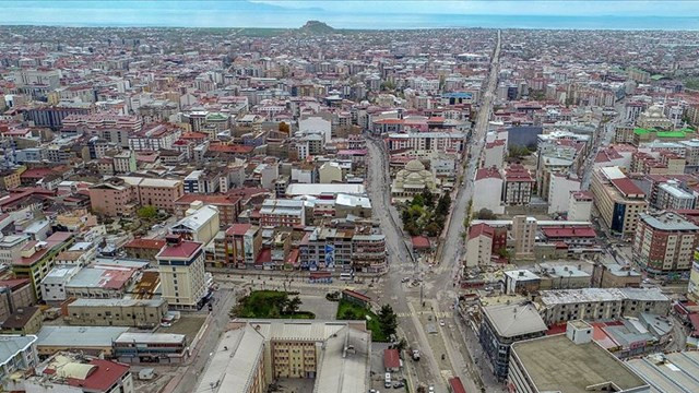https://i.haber3.com/2/640/360/files/2020/5/25/5497473/akilalmaz-olay-hastane-diye-izin-alip-bakin-nereye-gittiler-kj3.jpg?v=a1590415821 https://i.haber3.com/2/640/360/files/2020/5/25/5497473/akilalmaz-olay-hastane-diye-izin-alip-bakin-nereye-gittiler-kj3.jpg?v=a1590415821