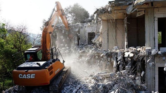 Bakan Kurum duyurdu! Muğla'da 499 kaçak yapı yıkıldı
