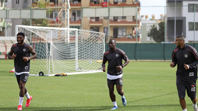 Aytemiz Alanyaspor, gruplar halinde antrenmanlara başladı