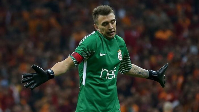 Fernando Muslera'dan transfer açıklaması