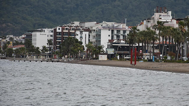 Marmaris'ta deniz keyfine engel!