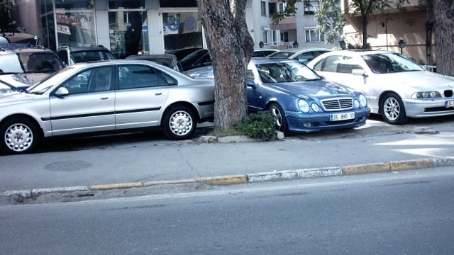 Apartman Altinda Arac Satisi Tarih Oldu Otomobil