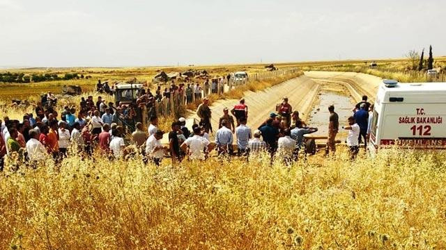 Balık tutarken sulama kanalına düşen oğlunu kurtarmak için can verdi