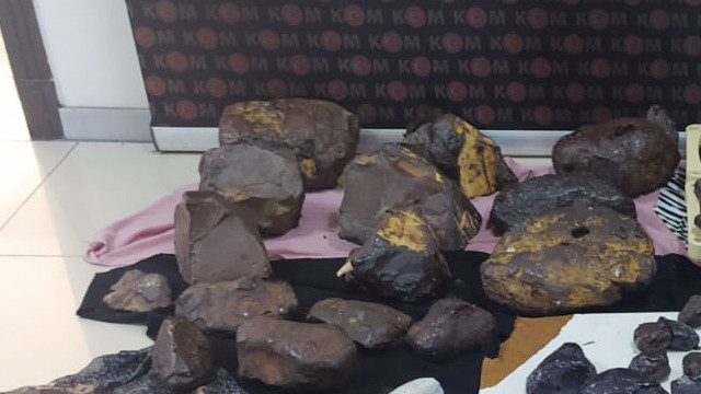 Mersin'de piyasa değeri 11 milyon lira olan balina kusmuğu ele geçirildi