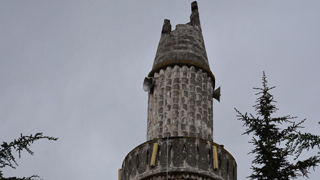 Tokat'da camiye yıldırım düştü! Minaresi yerle bir oldu