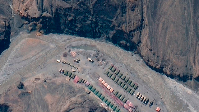 Çin Hindistan sınırında şaşırtan uydu görüntüleri