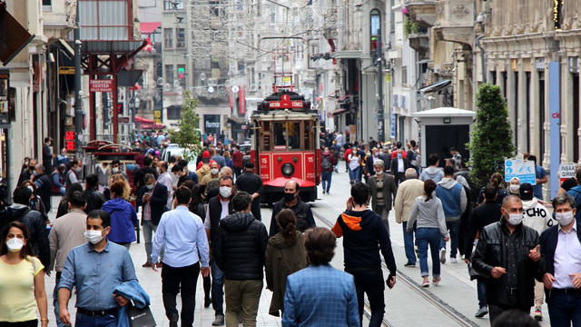 Hafta sonu yasağı için yeni duyuru: İşte muaf tutulacak yer ve kişiler...