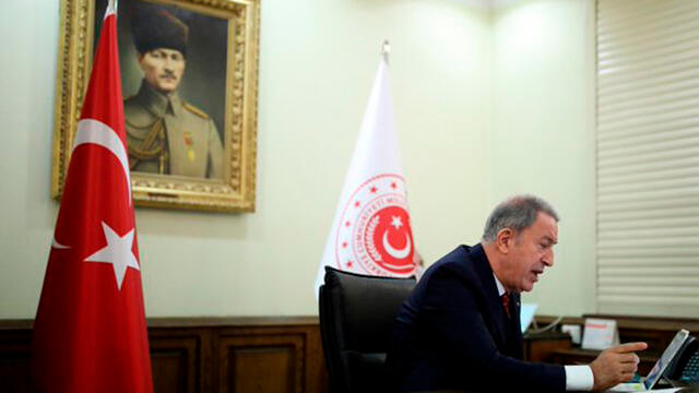 Bakan Akar'dan kritik görüşme