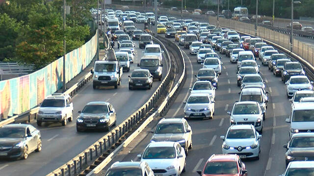 İstanbul'da dikkat çeken trafik yoğunluğu