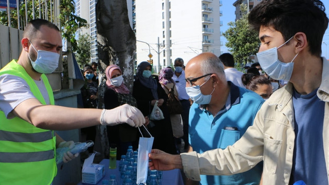 Kartal Belediyesi’nden YKS öncesi adaylara su, maske ve kKolonya