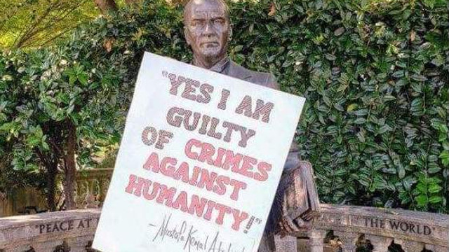 Atatürk heykeline çirkin saldırı!