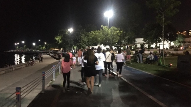 Caddebostan'da sosyal mesafe yine hiçe sayıldı!