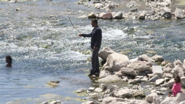 El kadar torununun gözü önünde intihara kalkıştı
