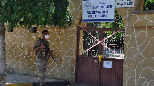 İmamın oğlunda koronavirüs çıkınca cami kapandı!