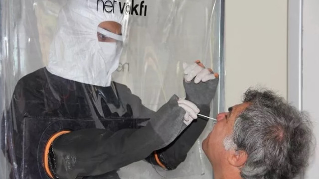 Türk profesörden korkutan uyarı: ''Koronavirüs ilk adımdı''