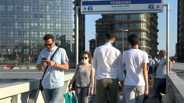 İstanbul'da iş çıkışı trafik yoğunluğu