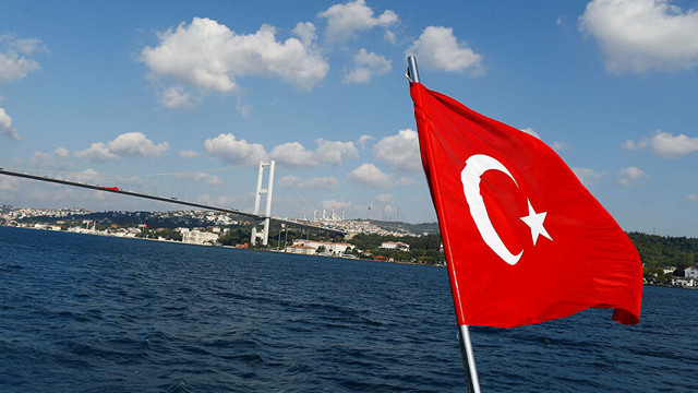 Türkiye'ye 3.2 milyar dolarlık yatırım yapan 9 bin 11 kişi Türk vatandaşı oldu