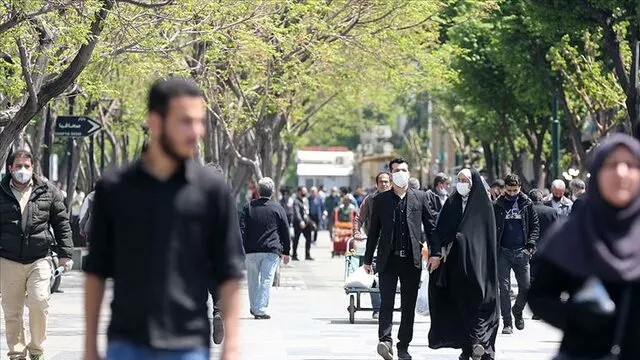 İran'da son 24 saatte 3 bin 574 koronavirüs vakası tespit edildi