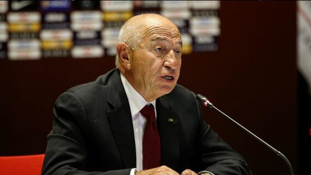 Nihat Özdemir'den flaş açıklama: ''3 hafta seyircili oynanabilir''