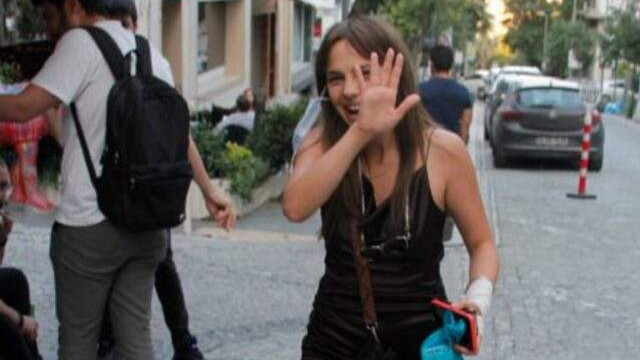 Bahar Şahin'den öpüşme iddialarına yanıt