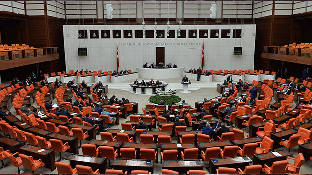 TBMM'de AK Parti ile HDP milletvekilleri arasında gerginlik