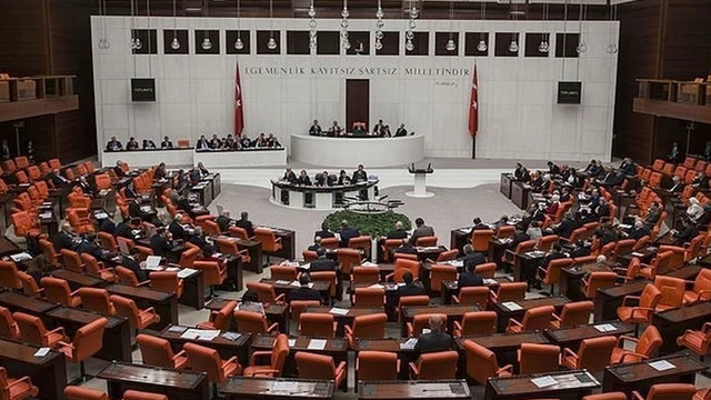 ''Çoklu baro'' teklifinin birinci bölümü kabul edildi