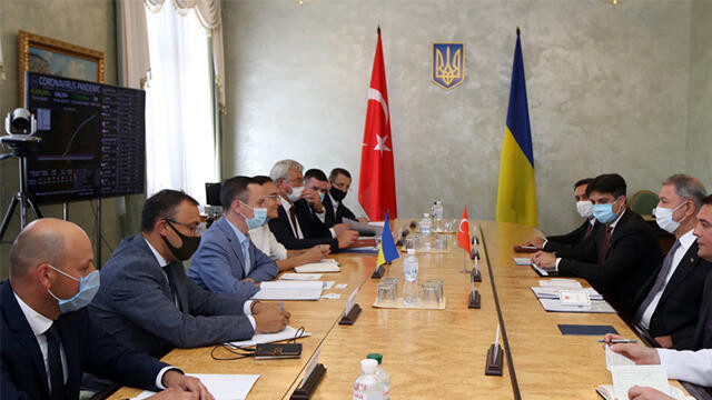 Bakan Akar'dan, Ukrayna'da önemli görüşme