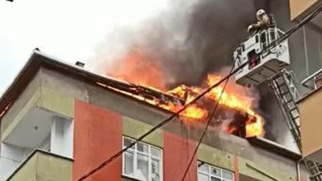 Ataşehir'de korkutan çatı yangını