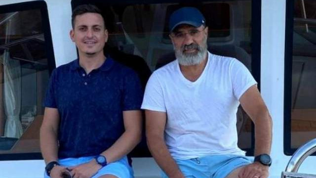 Fotoğraftaki Ersun Yanal'ı bulun!