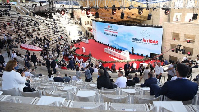 Kılıçdaroğlu yeniden CHP'nin Genel Başkanı seçildi