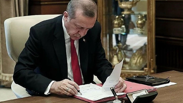 4 general ve 60 albay emekliliğe sevk edildi